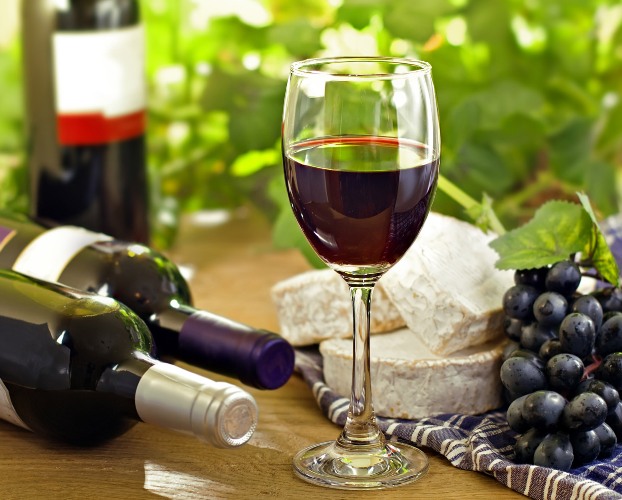Популярностью пользуются тихие вина: Саперави, Изабелла и Кагор