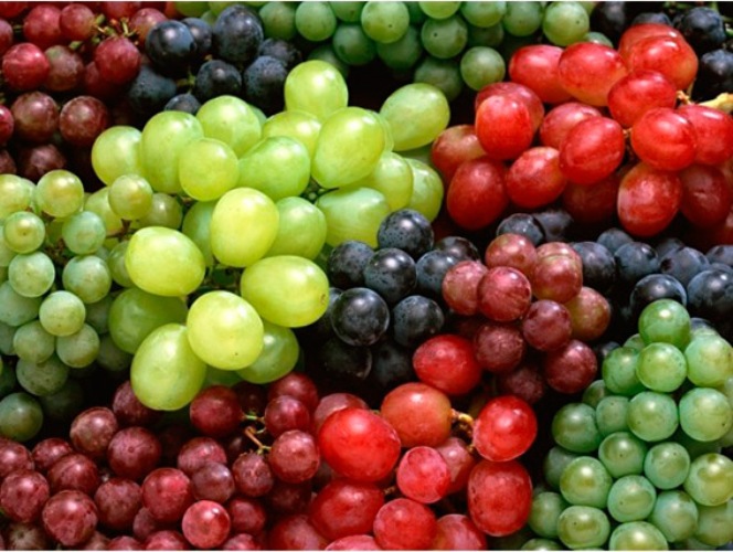 Белое вино производят из белого, розового и красного винограда