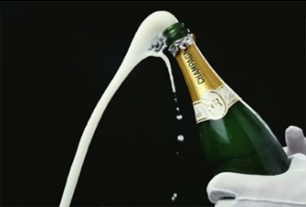Пену в шампанском образует углекислый газ