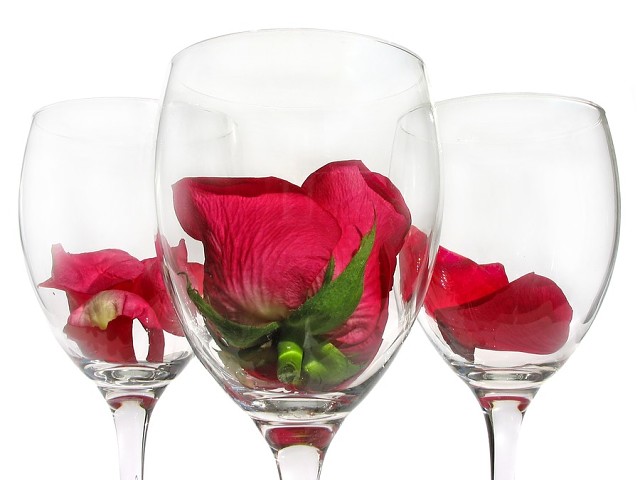 Вино из лепестков роз