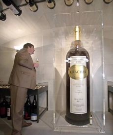 Самая большая бутылка вина в мире