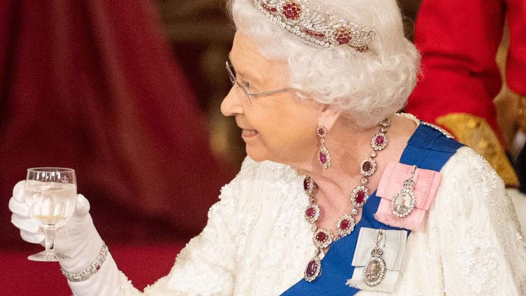 Что пьет королева Великобритании и другие знаменитости?#Aliantavin
