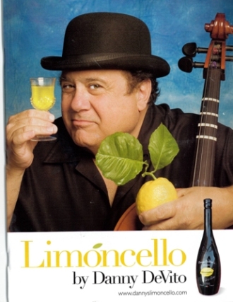 Де Вито создал эксклюзивную марку Danny DeVito's Premium Limoncello
