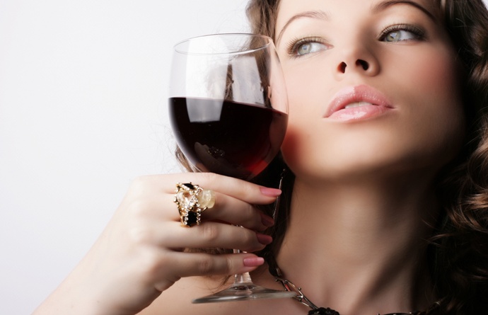 Полезные свойства красных вин известны еще с Античности