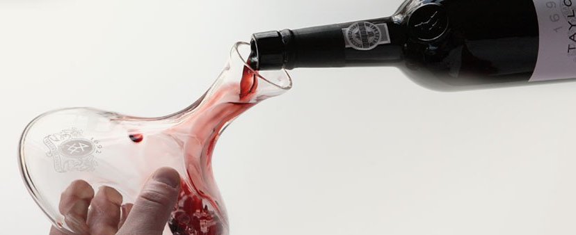 Декантер — элегантный способ обогатить вино