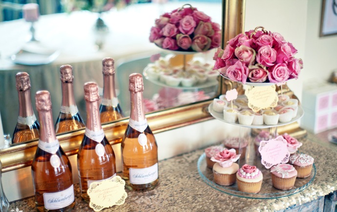 Розовое шампанское уже ждет своих покупателей в магазине «WineStreet»